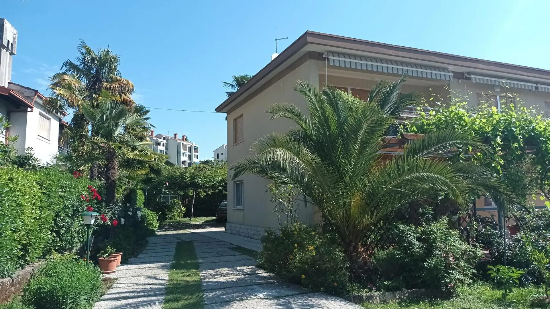 Apartments Orange Lovran